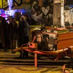 Draußen gibt's Veggie-Gulasch mit Glitzerklößen aus der Gulaschkanone.